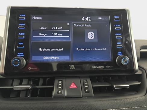 Used 2019 Toyota RAV4 XLE Premium FWD image 18
