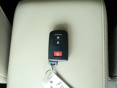 Used 2020 Toyota 4Runner SR5 Premium w/ Moonroof Package AWD/4WD image 20