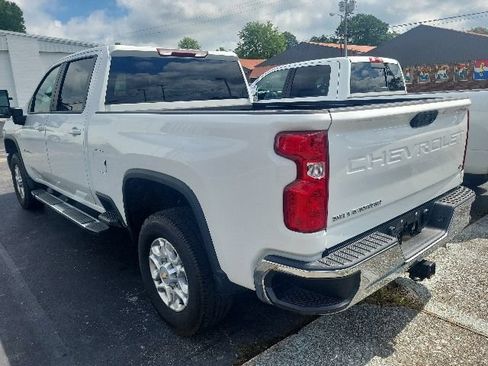 Used 2025 Chevrolet Silverado 2500 LT AWD/4WD image 2