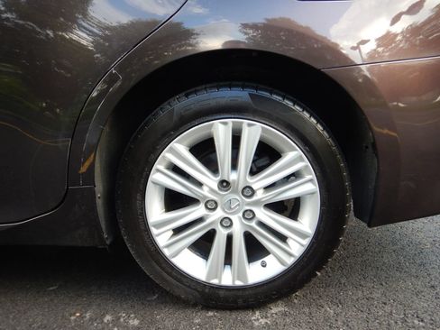 Used 2013 Lexus ES 350 w/ Premium Pkg FWD image 27