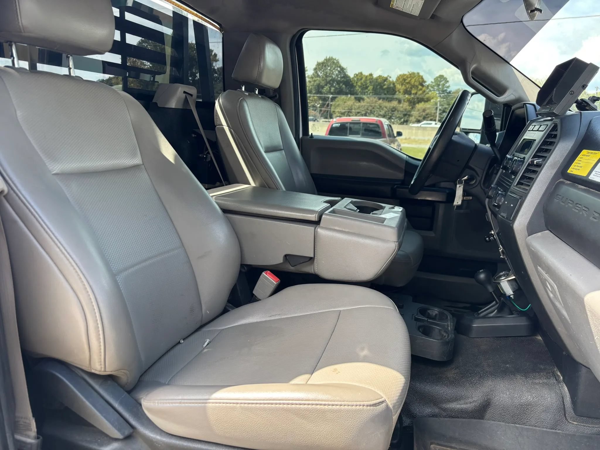 Used 2019 Ford F550 4x4 Regular Cab Super Duty image 21