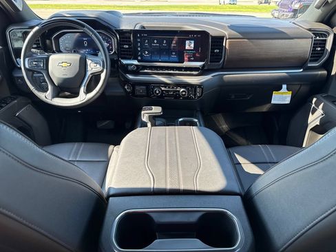 Used 2026 Chevrolet Silverado 1500 High Country AWD/4WD image 24
