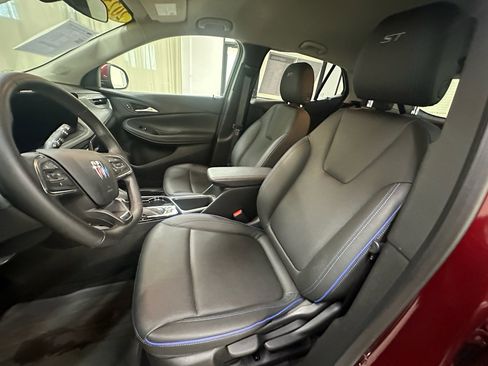 Certified 2025 Buick Encore GX Sport Touring w/ Advanced Technology Package AWD/4WD image 27