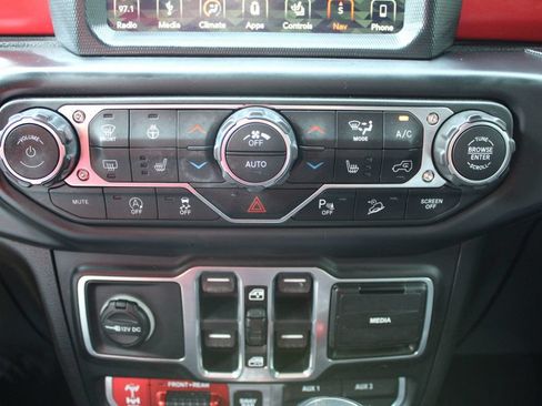 Used 2018 Jeep Wrangler Unlimited Rubicon AWD/4WD image 21