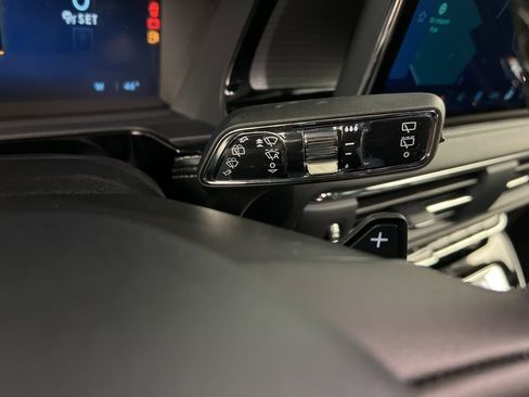 Used 2026 Lincoln Corsair Premiere image 21