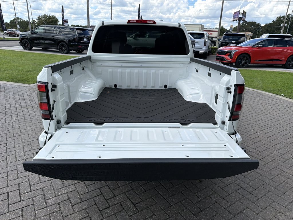 Used 2024 Nissan Frontier SV w/ Tow Package RWD image 13