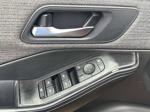 Used 2023 Nissan Rogue SV FWD image 27