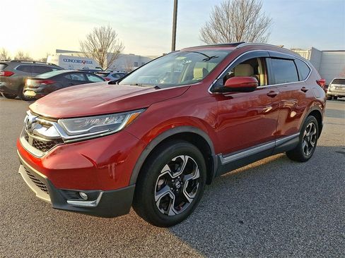 Used 2019 Honda CR-V Touring image 3