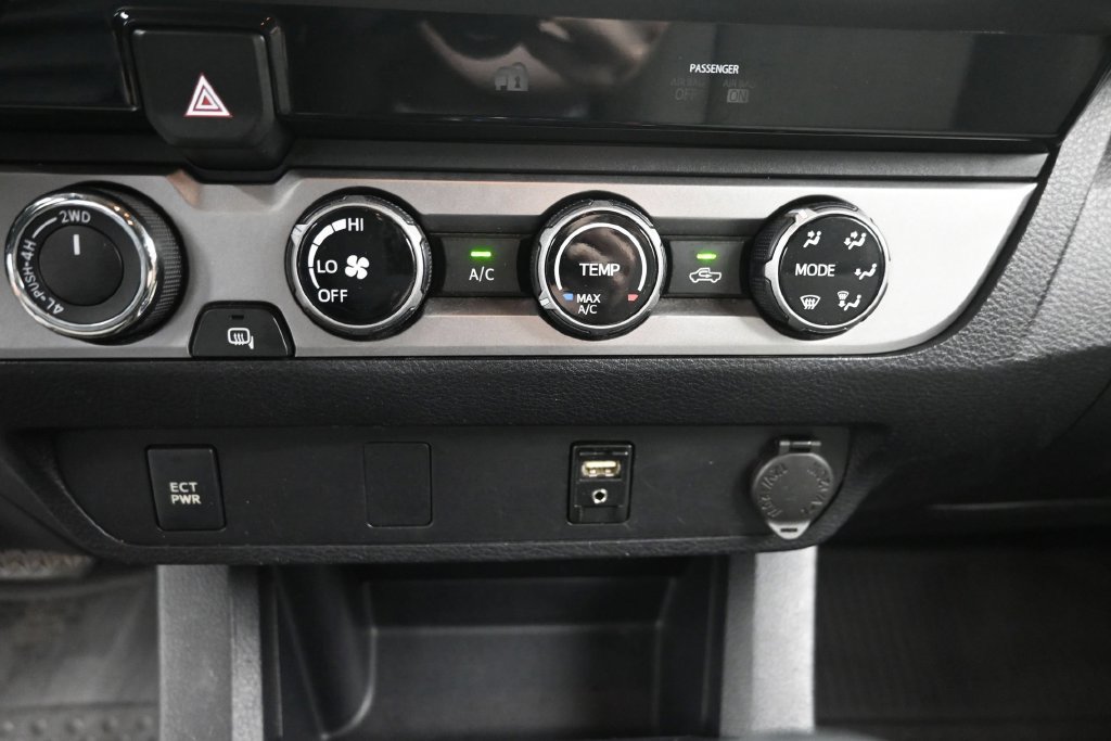 Used 2017 Toyota Tacoma SR5 w/ Tow Package AWD/4WD image 20