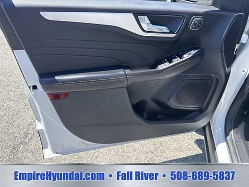 Used 2021 Ford Escape SEL w/ Technology Package AWD/4WD image 18