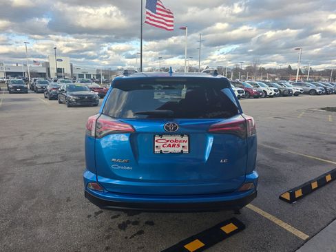 Used 2016 Toyota RAV4 LE FWD image 4