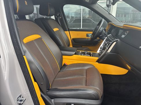 Used 2024 Rolls-Royce Cullinan w/ Interior Detailing Package image 2