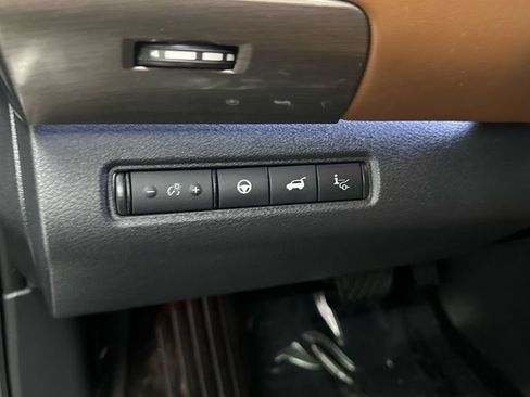 Used 2023 Nissan Pathfinder Platinum AWD/4WD image 26