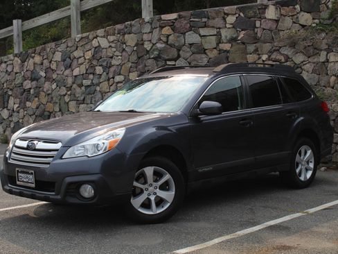 Used 2014 Subaru Outback 2.5i Premium image 2