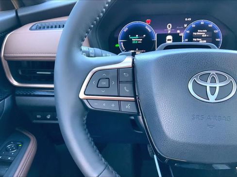 Used 2026 Toyota Grand Highlander AWD Hybrid image 23