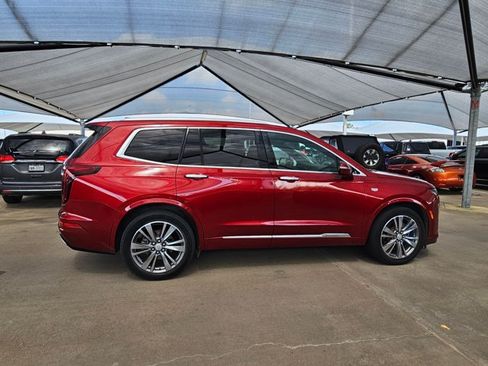 Used 2021 Cadillac XT6 Premium Luxury FWD image 4
