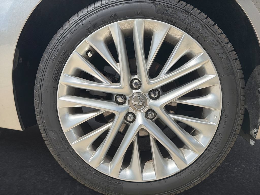 Used 2015 Lexus ES 350 w/ Ultra Luxury Package FWD image 30