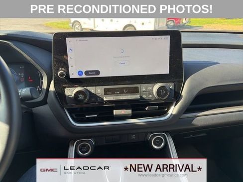 Used 2024 Toyota Grand Highlander AWD image 25