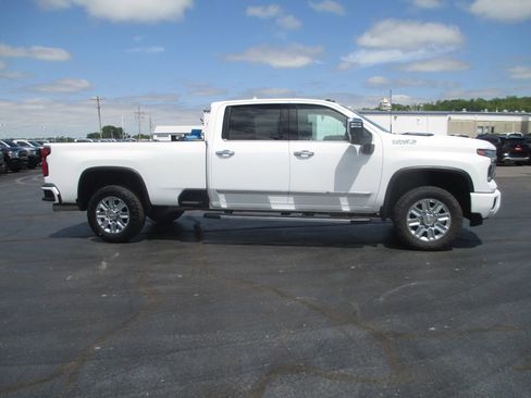 Used 2024 Chevrolet Silverado 3500 High Country w/ Technology Package AWD/4WD image 5