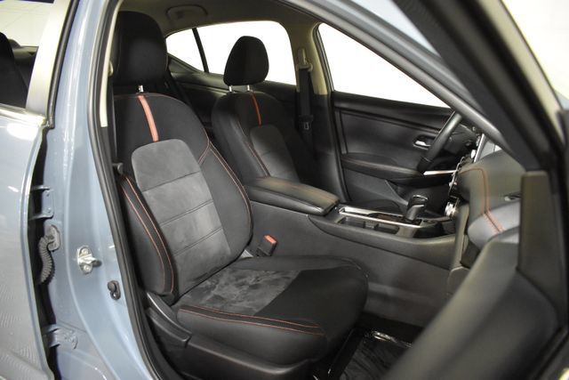 Certified 2024 Nissan Sentra SR FWD image 32