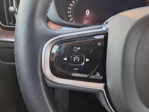Certified 2023 Volvo XC60 B5 Plus w/ Climate Package AWD/4WD image 27
