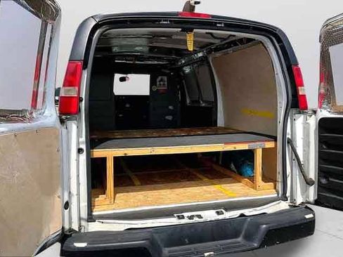 Used 2012 GMC Savana 2500 RWD image 20