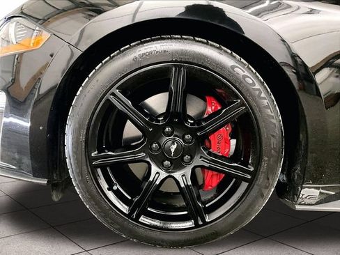 Used 2019 Ford Mustang GT Premium w/ Black Accent Package RWD image 8