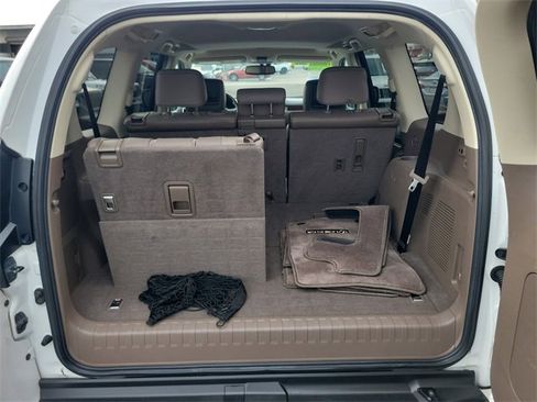 Used 2015 Lexus GX 460 image 8