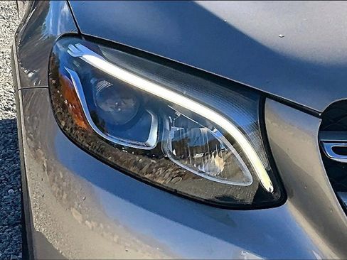 Used 2019 Mercedes-Benz GLC 300 GLC 300 w/ Multimedia Package image 27