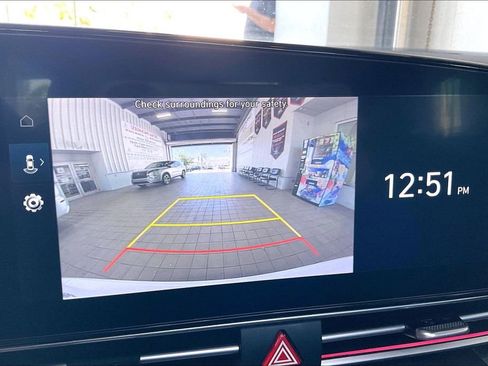 Used 2025 Hyundai Elantra Limited image 12