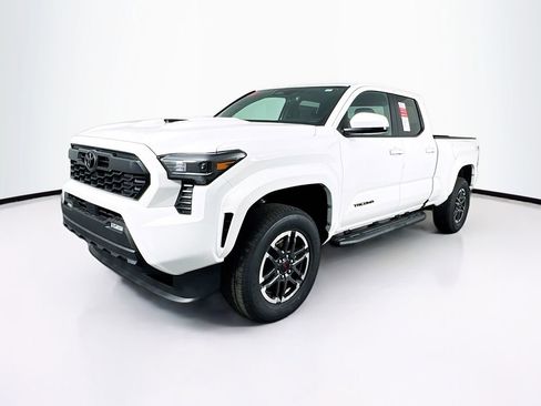 New 2025 Toyota Tacoma TRD Sport image 3