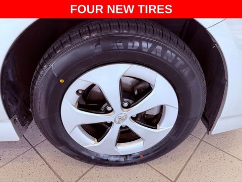Used 2012 Toyota Prius Four image 4