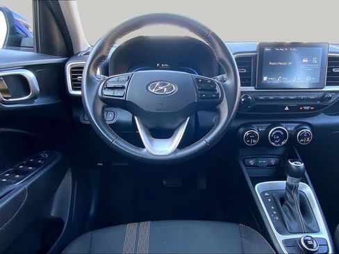 Certified 2025 Hyundai Venue SEL FWD image 6