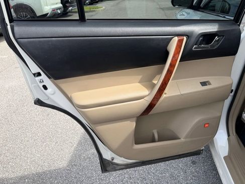 Used 2013 Toyota Highlander Limited FWD image 13