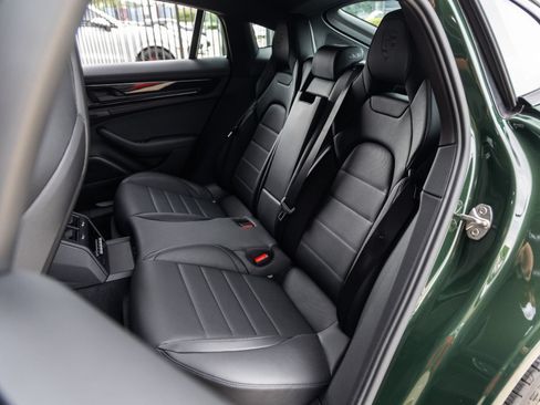 Used 2025 Porsche Panamera image 36