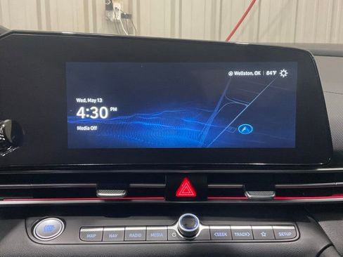 Used 2024 Hyundai Elantra SEL FWD image 16
