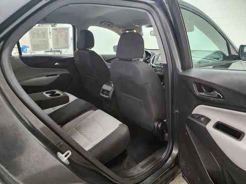 Used 2018 Chevrolet Equinox LS image 29