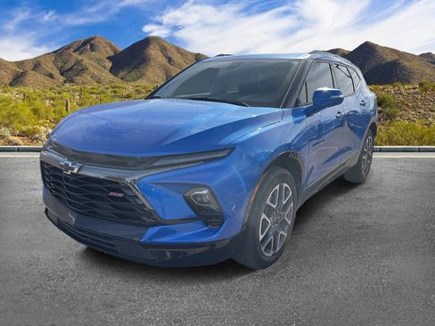 Used 2025 Chevrolet Blazer RS w/ Driver Confidence II Package AWD/4WD image 2