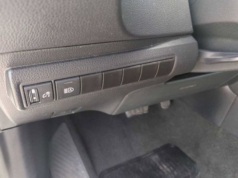 Used 2024 Toyota Corolla LE FWD image 32