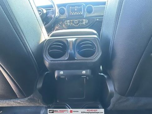 Used 2023 Jeep Gladiator Sport AWD/4WD image 13