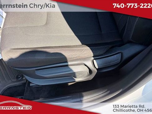 Used 2024 Hyundai Elantra SE FWD image 13