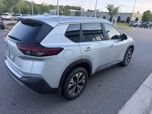 Used 2023 Nissan Rogue SV w/ SV Premium B Package FWD image 6