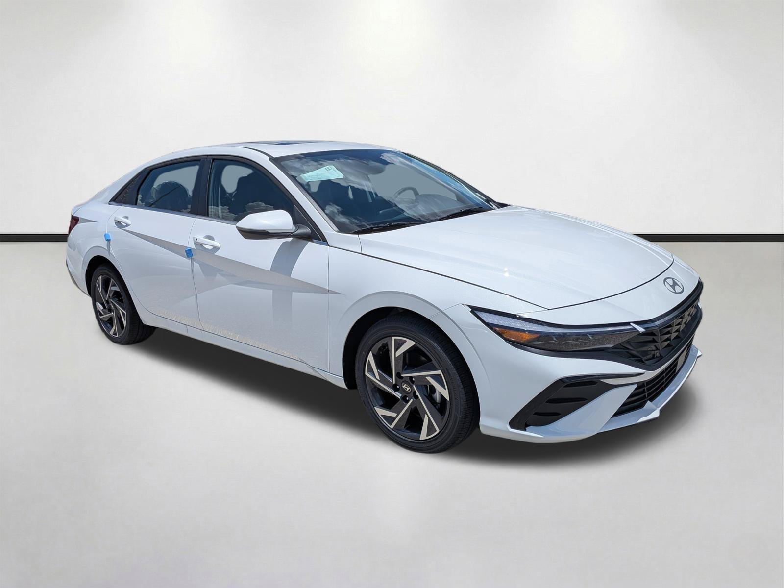 New 2026 Hyundai Elantra Limited FWD image 2