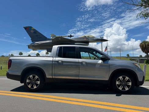 Used 2017 Honda Ridgeline RTL-T image 1