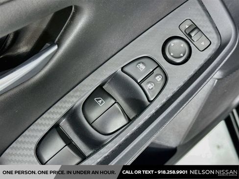 Used 2025 Nissan Sentra SV FWD image 17