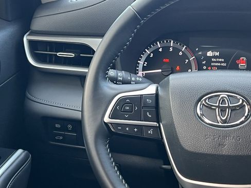 Certified 2023 Toyota Highlander LE image 21