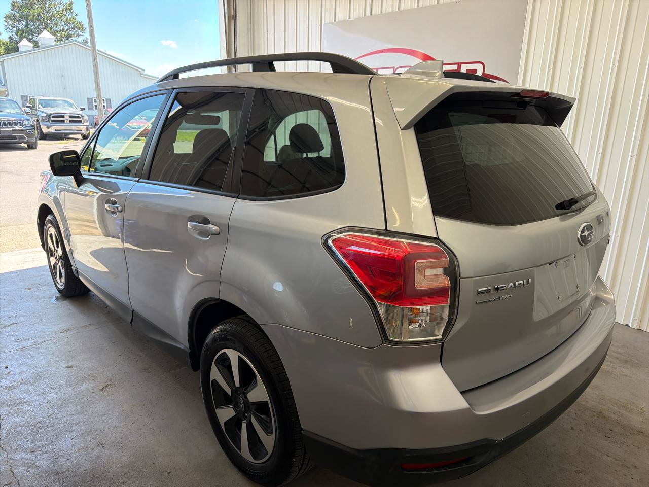 Used 2017 Subaru Forester 2.5i Premium w/ All-Weather Package AWD/4WD image 3