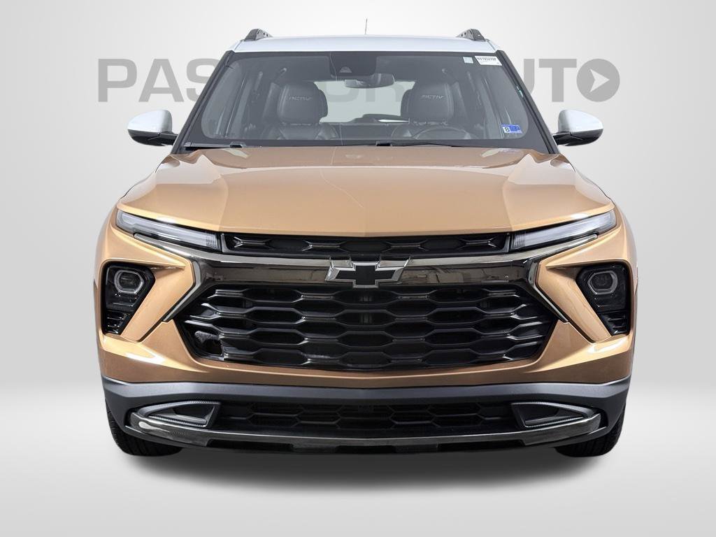 Used 2024 Chevrolet TrailBlazer ACTIV w/ Driver Confidence Package FWD image 2