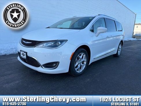 Used 2019 Chrysler Pacifica Touring-L Plus w/ Advanced Safetytec Group image 1