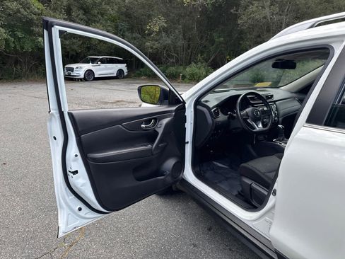 Used 2020 Nissan Rogue S w/ Special Edition Package image 12